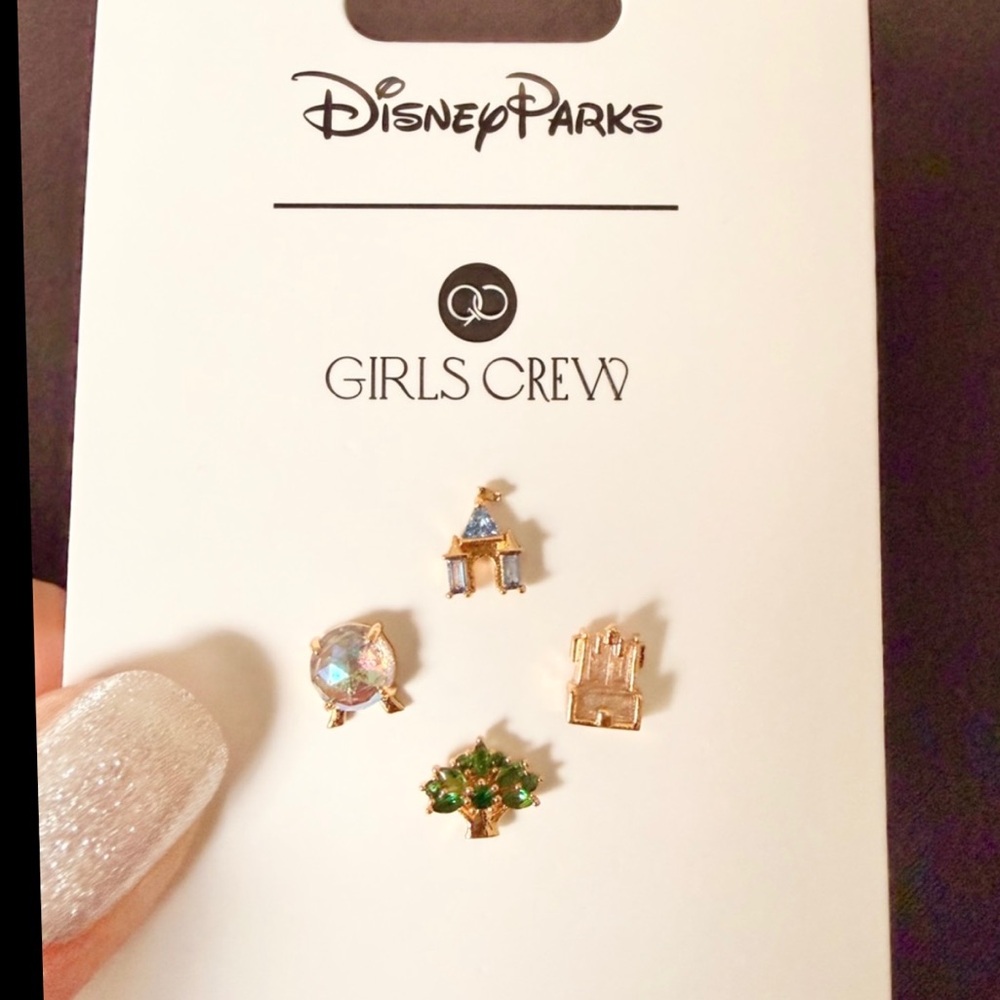 Disney Parks Girls Crew 4 Park Icon Stud Earrings Gold Tone New! - Picture 1 of 3